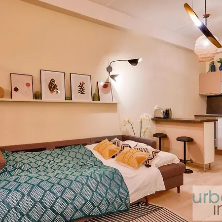 33 - Flat Av Des Champs-élysées * Parigi