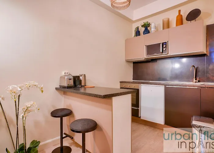 33 - Flat Av Des Champs-elysees *